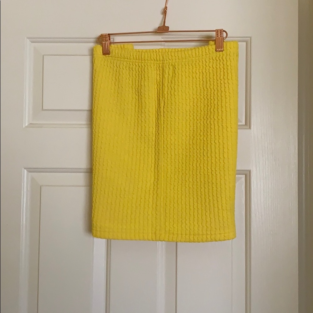 2XL Bright yellow skirt